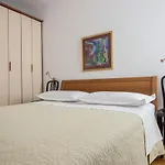 Apartment Mirela *