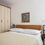 Apartment Mirela *